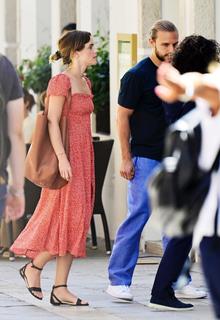 Emma Watson feet photo thumbnail