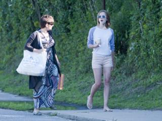 Emma Watson feet photo thumbnail