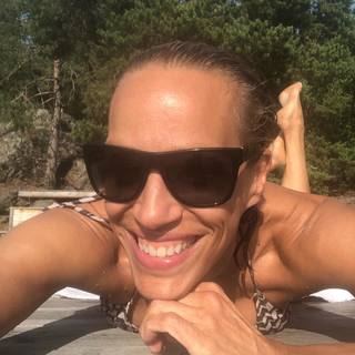 Emma Wiklund feet photo thumbnail