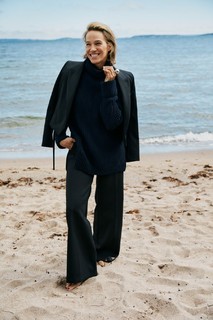 Emma Wiklund feet photo thumbnail