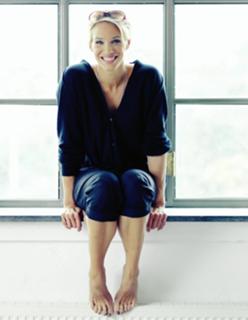 Emma Wiklund feet photo thumbnail