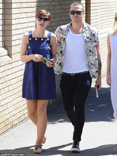 Emma Willis feet photo thumbnail