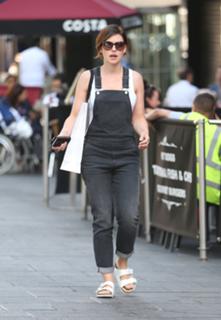 Emma Willis feet photo thumbnail