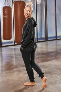 Emma Willis feet photo thumbnail