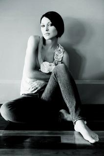 Emma Willis feet photo thumbnail
