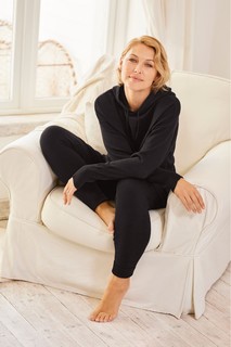 Emma Willis feet photo thumbnail