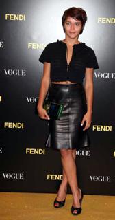 Emma de Caunes feet photo 15