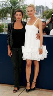 Emma de Caunes feet photo 4