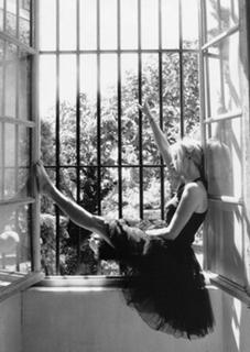 Emmanuelle Béart feet photo thumbnail