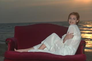 Emmanuelle Béart feet photo thumbnail