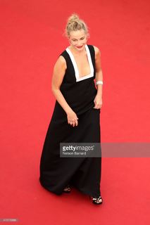 Emmanuelle Béart feet photo thumbnail