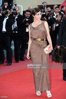 Emmanuelle Béart feet photo thumbnail