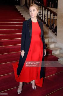 Emmanuelle Béart feet photo thumbnail