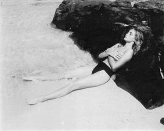 Emmanuelle Béart feet photo thumbnail