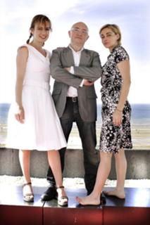 Emmanuelle Béart feet photo thumbnail