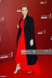 Emmanuelle Béart feet photo thumbnail