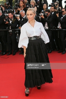 Emmanuelle Béart feet photo thumbnail