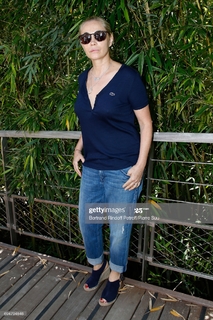 Emmanuelle Béart feet photo thumbnail