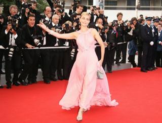 Emmanuelle Béart feet photo thumbnail