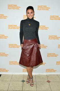 Emmanuelle Chriqui feet photo thumbnail