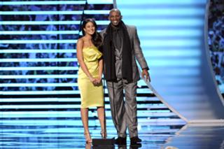 Emmanuelle Chriqui feet photo thumbnail
