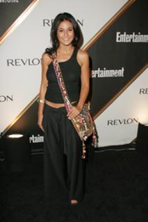 Emmanuelle Chriqui feet photo thumbnail