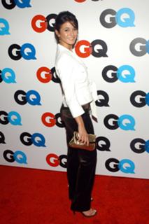 Emmanuelle Chriqui feet photo thumbnail