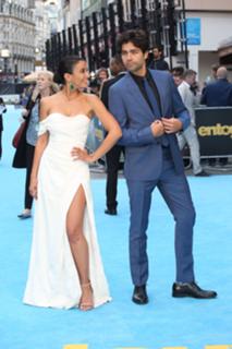 Emmanuelle Chriqui feet photo thumbnail