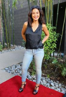 Emmanuelle Chriqui feet photo thumbnail