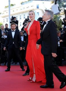 Emmanuelle Seigner feet photo thumbnail