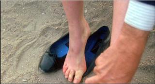 Emmanuelle Seigner feet photo thumbnail