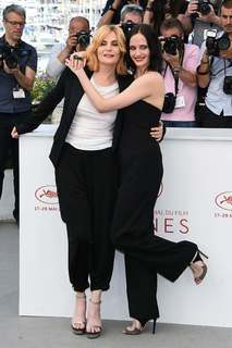 Emmanuelle Seigner feet photo thumbnail