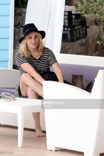 Emmanuelle Seigner feet photo thumbnail