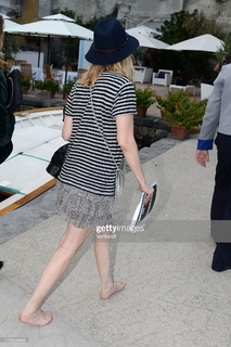 Emmanuelle Seigner feet photo thumbnail