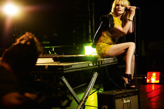 Emmanuelle Seigner feet photo thumbnail