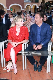 Emmanuelle Seigner feet photo thumbnail