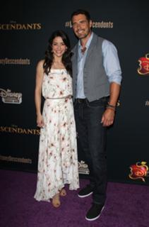 Emmanuelle Vaugier feet photo thumbnail