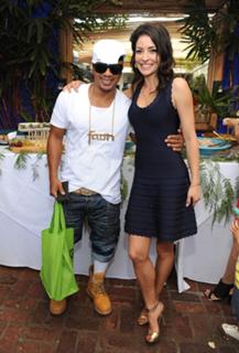 Emmanuelle Vaugier feet photo thumbnail