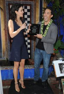 Emmanuelle Vaugier feet photo thumbnail