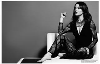 Emmanuelle Vaugier feet photo thumbnail