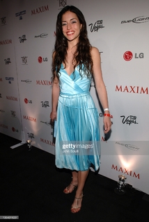 Emmanuelle Vaugier feet photo thumbnail