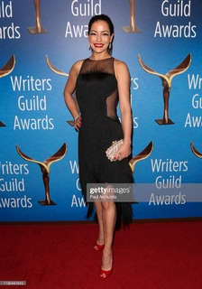 Emmanuelle Vaugier feet photo thumbnail