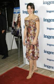 Emmanuelle Vaugier feet photo thumbnail