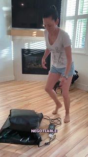 Emmanuelle Vaugier feet photo thumbnail