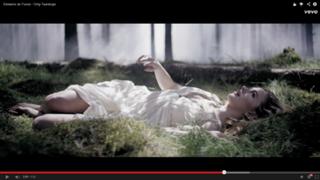 Emmelie de Forest feet photo 13