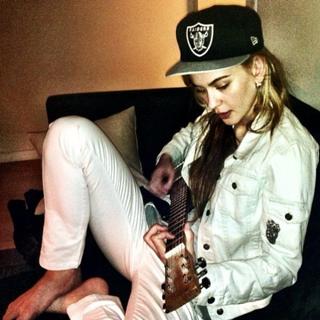 Emmelie de Forest feet photo 4