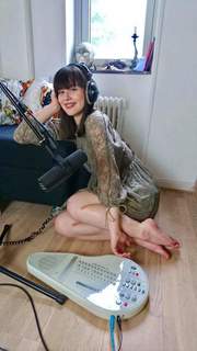 Emmelie de Forest feet photo 10