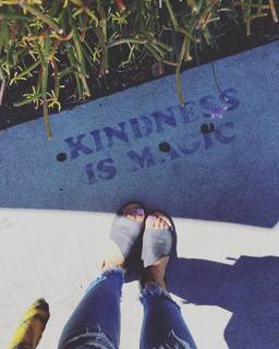 Emmy Raver-Lampman feet photo 19