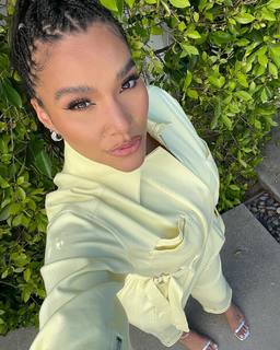 Emmy Raver-Lampman feet photo 20