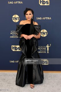 Emmy Raver-Lampman feet photo 14